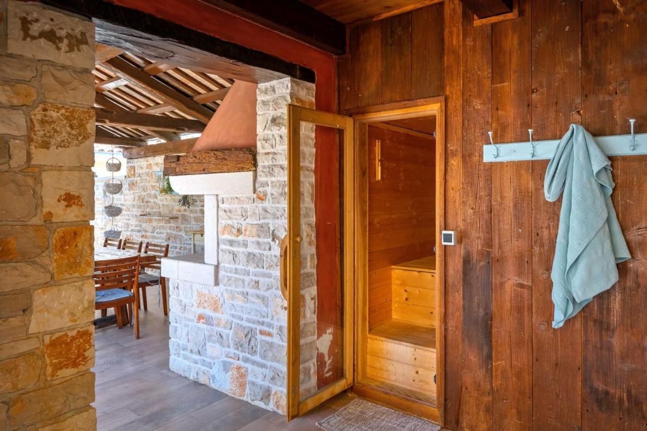 Family Villa Elizabeta With Pool In Umag Cepljani Exterior foto